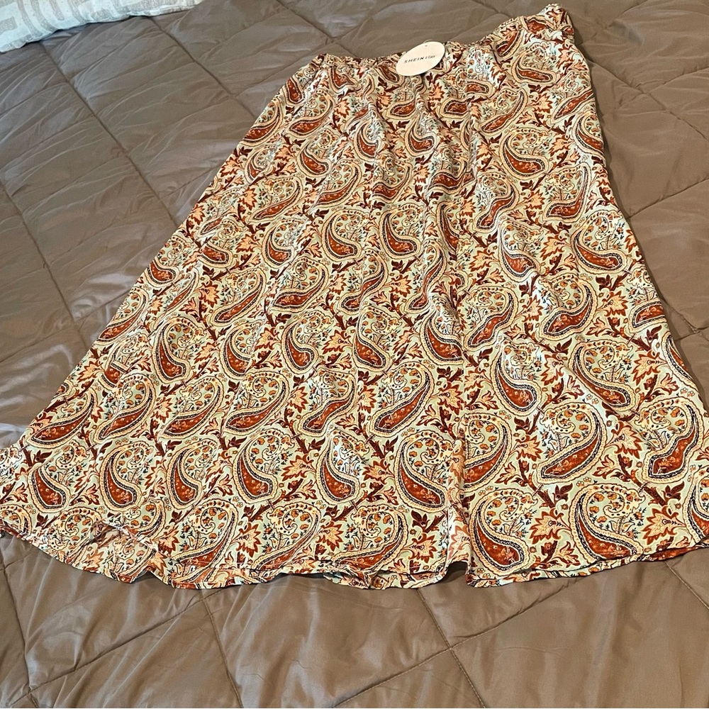 4/$25 bundle deal- SHEIN paisley A-Line maxi Skirt with slit